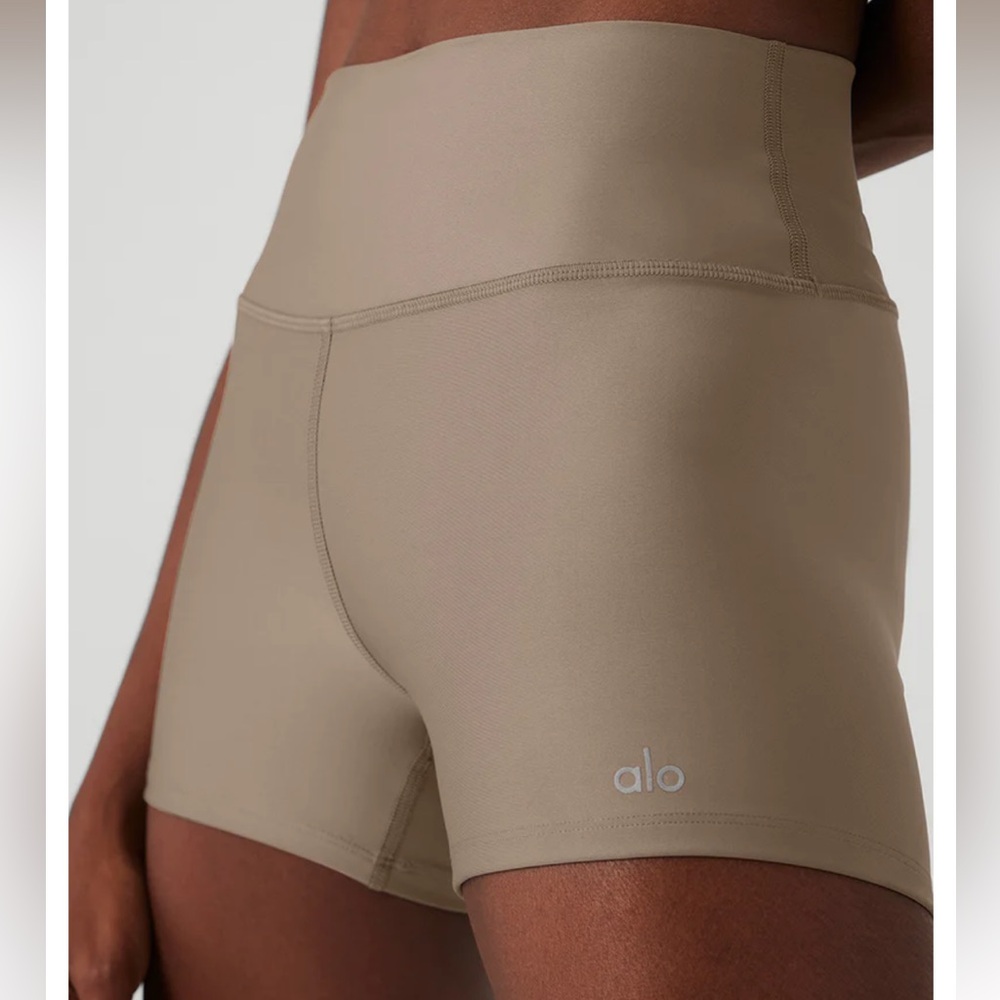 Alo yoga - gravel shorts